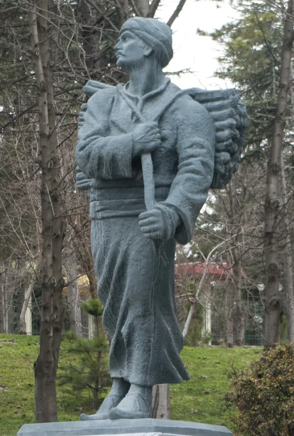 Yunus Emre heykeli, Eskişehir (temsilî)